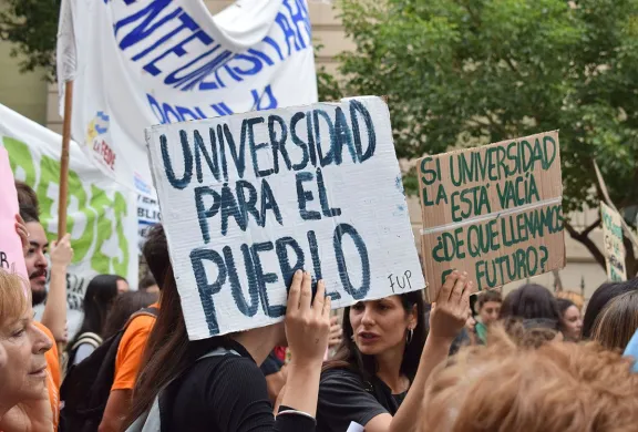 UNER se adhiere a una acción judicial colectiva relacionada con la implementación de la Ley de Financiamiento Universitario en Argentina.