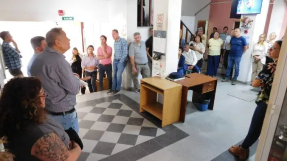 Trabajadores del IAPV se movilizaron en una asamblea convocada por ATE, donde rechazaron el bono y denunciaron casos de violencia laboral y de género.