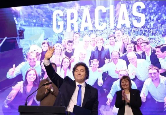Tras la victoria, Milei afirmó que se necesitará “algo de tiempo” para determinar los nuevos nombres del Gabinete en Argentina.