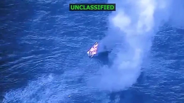 Estados Unidos hunde otra lancha cerca de Venezuela y mata a cuatro personas que estaban a bordo