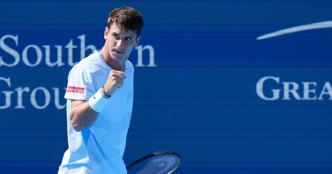 Masters 1000 de Shanghái: Camilo Ugo Carabelli y Francisco Comesaña pasaron a la segunda ronda.