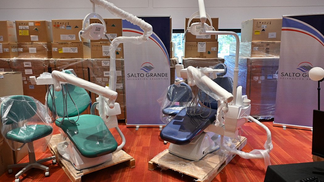 Distribuidos por provincia, Concordia recibió sillones odontológicos, computadoras y medicamentos