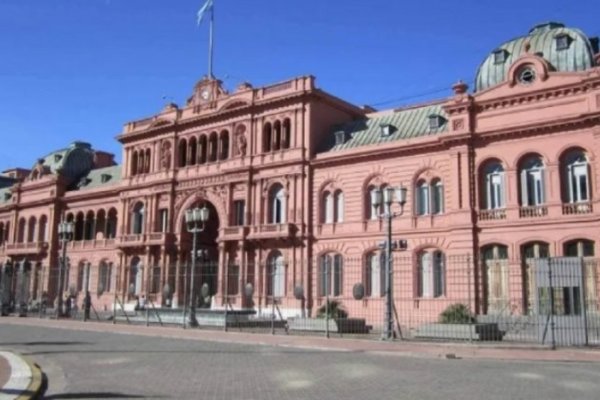 Milei presenta su nuevo Gabinete: ajustes y un posible cambio en la jefatura de ministros.