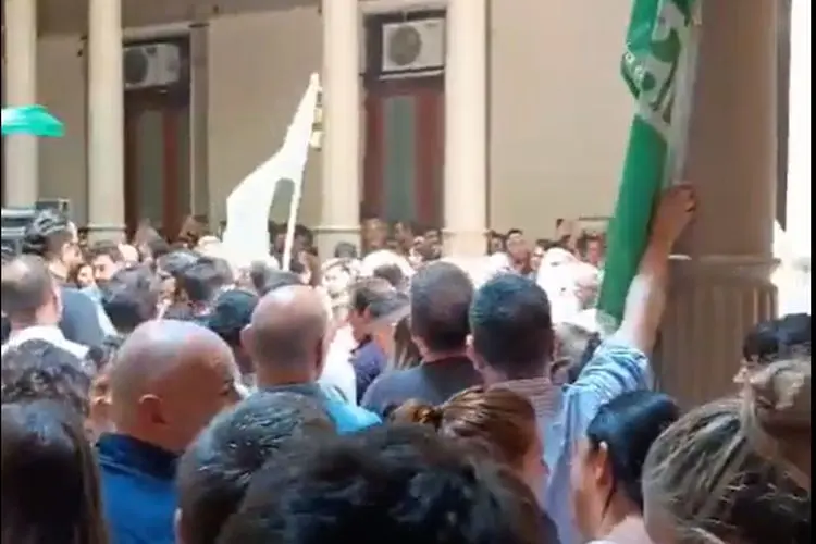 Tensión en el Senado: APL amenaza con ocupar el recinto por denuncias de persecución laboral.